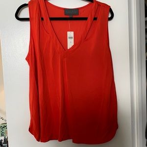 Cut-out v-neck sleeveless tee